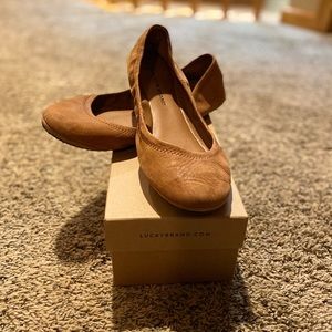 Lucky Brand Emmie Flats! Size 9